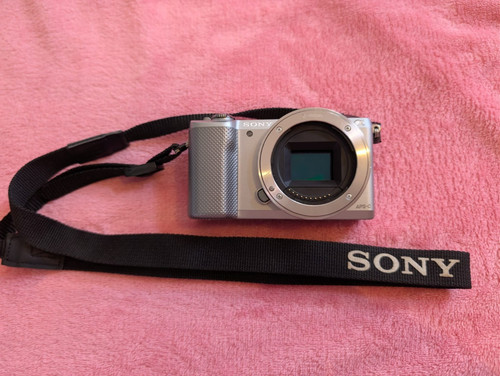 Sony alpha α5000 ilce 5000 - sony,