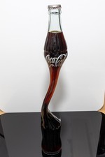 Seltene Coca-Cola Sammlerflasche „Stretched Bottle“ – Original 1984, ungeöffnet,