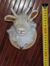 Nachgebildeter Ziegenkopf als Kleiderhaken | ORIGINAL