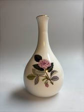 2601081 Wedgwood Bone China