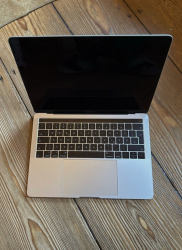 Apple macbook pro 2017 - apple,