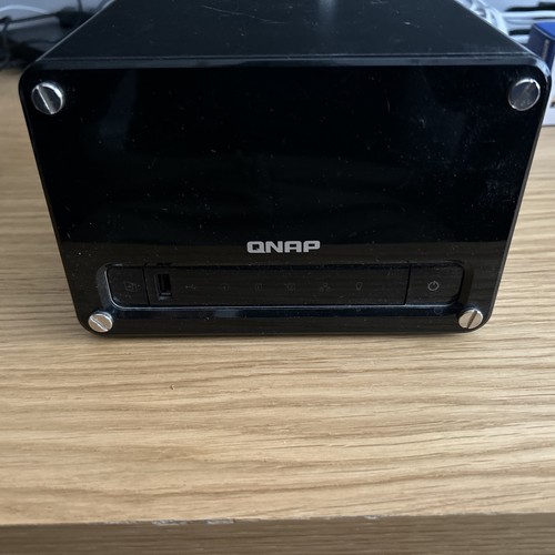 219 qnap bay - qnap, desktop