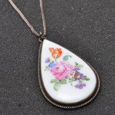 Meissen Porzellananhänger an