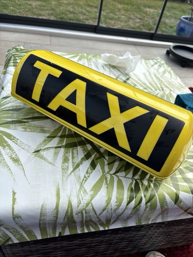 Voll funktionstüchtiges taxi - voll,
