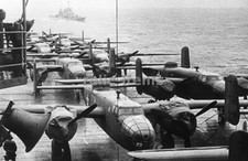 WW2 PICTURE PHOTO US BOMBER