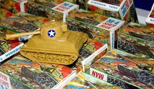 16 SHERMAN PANZER TANK BOX