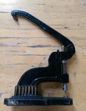 Alte solide funktionstüchtige Handhebelpresse