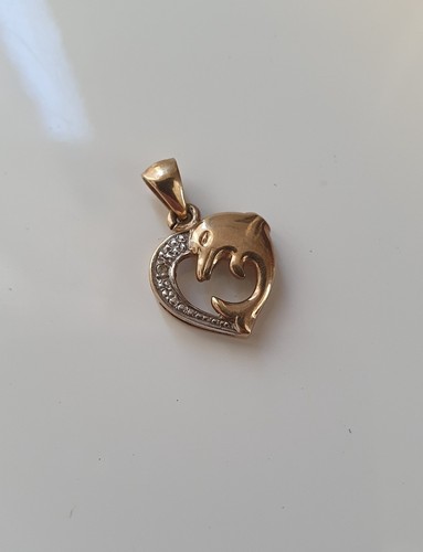 9ct yellow gold love heart - 9ct,