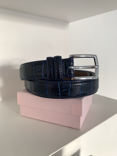 Blauer gürtel krokodilleder - blauer,