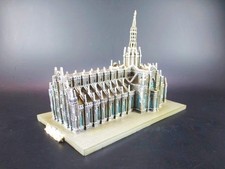 Dom Mailand Poly Stand Modell