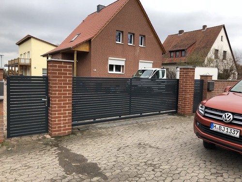 Schiebetor freitragend model - schiebetor,