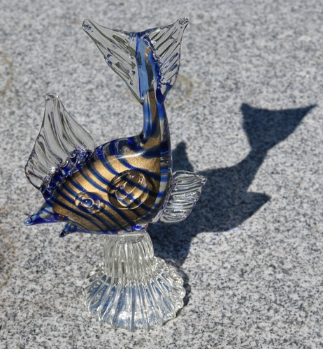 Murano glassfisch auf sockel - murano,