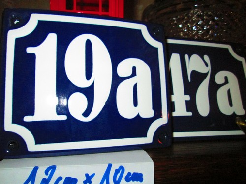 Hausnummer 19a weiße zahl - nr.,