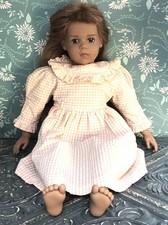 Puppe Vinyl Stoff Sigikid 10/1 bespielt Originalkleid