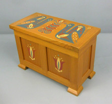 alte Miniatur Truhe Holz