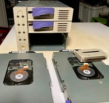 4-fach Hot-Swap SCSI-Controller CT-1034 + 2x IBM Ultrastar DPSS-336950 (36,9 GB)