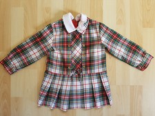 Süßes Karokleid mit weißem