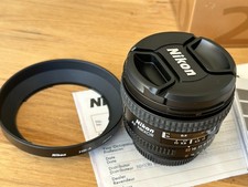 Nikon AF Nikkor 20mm 2.8D mit
