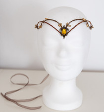 Zartes Elben-Headpiece, bernsteinfarbige Brosche als Blickfang, bernsteinfarben