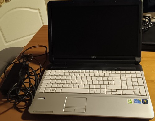 Fujitsu lifebook a530 - fujitsu, laptop