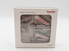 1:200  Herpa  Scenix 551809  -   Fluggasttreppen mit Schlepper      OVP