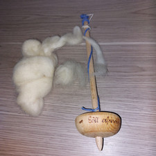 Holz - Spindel * Aufdruck "Söll erfrischt" * handgeschnitzte Holzspinnwerkzeug