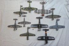 10 modellbau Flugzeuge, 2. Weltkrieg, mittelmäßiger - schlechter Zustand V-298