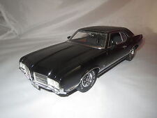 LANE ExactDetail Replicas  "71 Oldsmobile Cutlass Supreme SX (schwarz) 1:18 OVP