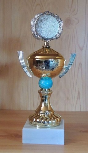 Henkelpokal 26cm mit emblem - 1,