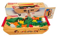 Holzspielzeugschiff Arche Noah