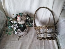 Osterdeko Henne im Nest und Körbchen