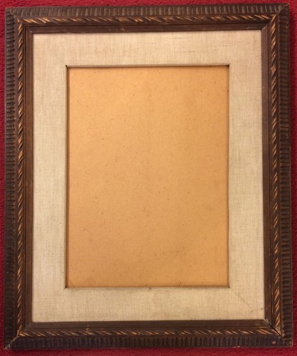 Kleiner holzgeschnitzter