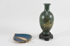 N92E63- Asiatika Kunstmasse Vase und Messing Schale Burj al Arab