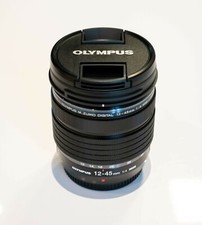 Olympus M.Zuiko Digital ED 12-45mm F4.0 Pro Objektiv schwarz