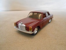 " MB 250 / 8 " Siku V 309 wein-rot-metallic