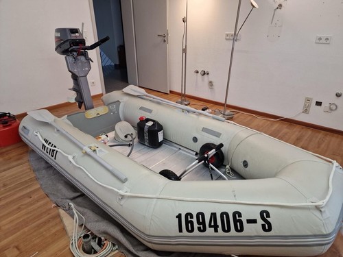 Schlauchboot mit