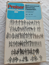 Preiser 325 H0 137 Figuren, 2 Schilder zum Selbermalen (Bahnpersonal, Reisende)