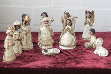 aus Nachlass: nostalgische Krippenfiguren Gips mit Goldmalerei, 12 Figuren.