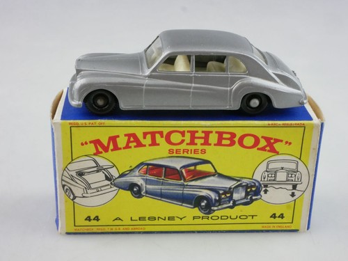 44b rolls royce - phantom, v