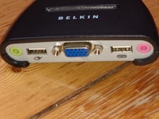 Adapter, Splitter/Doppler: 1 (Bildschirm VGA, USB, Klinke) zu 2PCs. BELKIN. KVM.