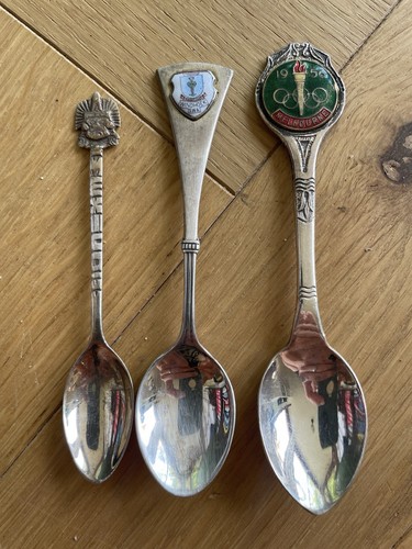 Set aus drei silberlöffeln - aus,