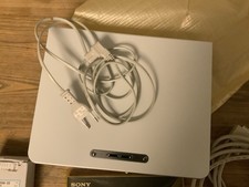 Der Sony VPL-CS5 ist ein LCD-Projektor  für Präsentationen.Speicherkarte