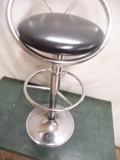 7217.    gebr. Hocker Barhocker Bauhaus Hocker Fußgestell  Chrom