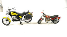 2 Motorrad Modelle Harley