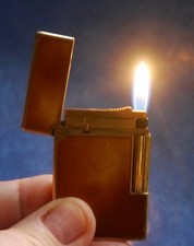 Goldenes DuPont Feuerzeug Ligne 2, Laque de Chine, Paris