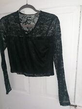 Bauchfreies Spitzenoberteil