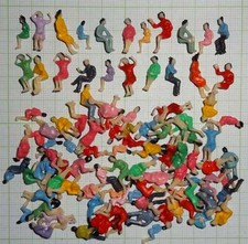 100 St. Sitzende Figuren für