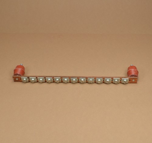Schiene mit isolatoren - mit,
