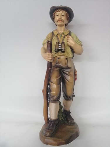 Geschnitzte figur wanderer - geschnitzte,
