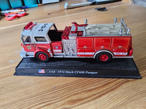 Feuerwehrauto mack cf600 - feuerwehrauto,